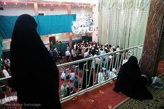 ⁨عمامه‌گذاری در بیوت مراجع هم‌زمان با روز عید غدیر⁩