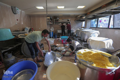 اطعام غدیری خیریه متوسلین به امام رضا(ع) بین ۴ هزار نیازمند تهرانی