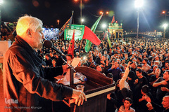 آیین نصب پرچم شب اول محرم، در امامزاده عبدالله(ع) شوشتر