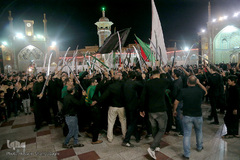 ⁨دسته‌ی عزاداری «مشق شمشیر» در قم⁩