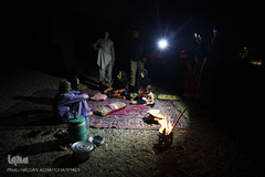 توزیع نذورات حسینی در میان گپرنشینان و اهالی فقیر روستاهای منطقه محروم جازموریان