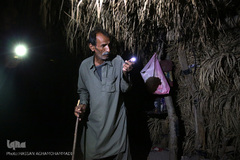 توزیع نذورات حسینی در میان گپرنشینان و اهالی فقیر روستاهای منطقه محروم جازموریان