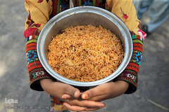 توزیع نذورات حسینی در میان گپرنشینان و اهالی فقیر روستاهای منطقه محروم جازموریان