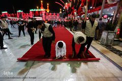 مفروش شدن بین الحرمین به فرش قرمز