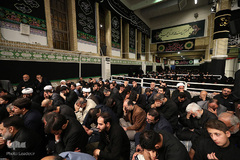 مراسم عزاداری شب تاسوعای حسینی در حسینه امام‌خمینی(ره)