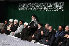 مراسم عزاداری شب تاسوعای حسینی در حسینه امام‌خمینی(ره)