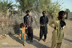 توزیع نذورات خیرین هم‌نمک در روستاها و مناطق فقیرنشین حاشیه شهر زهکلوت جازموریان