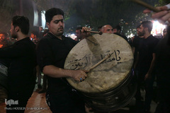 ⁨آیین مشعل گردانی نجفی‌های مقیم قم⁩