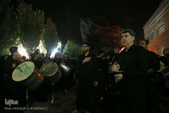 ⁨آیین مشعل گردانی نجفی‌های مقیم قم⁩