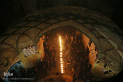 ⁨آیین مشعل گردانی نجفی‌های مقیم قم⁩