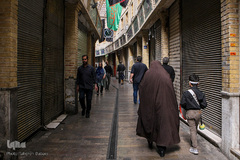 آیین سنتی نخل گردانی و عزاداری ظهر عاشورا در تکیه بزرگ تجریش