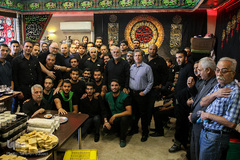 آیین سنتی نخل گردانی و عزاداری ظهر عاشورا در تکیه بزرگ تجریش