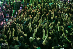 آیین سنتی نخل گردانی و عزاداری ظهر عاشورا در تکیه بزرگ تجریش