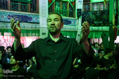 آیین سنتی نخل گردانی و عزاداری ظهر عاشورا در تکیه بزرگ تجریش