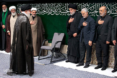 مراسم عزاداری شب شام غریبان حسینی(ع) در حسینیه امام‌خمینی(ره)