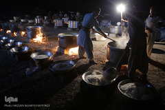 پخت 10هزار غذای عزاداران عاشورای حسینی/ جازموریان