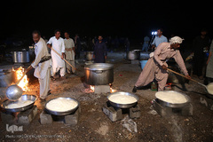 پخت 10هزار غذای عزاداران عاشورای حسینی/ جازموریان