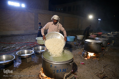 پخت 10هزار غذای عزاداران عاشورای حسینی/ جازموریان