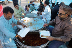 پخت 10هزار غذای عزاداران عاشورای حسینی/ جازموریان