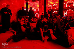 حرم مطهر امام حسین(ع) در شام غریبان