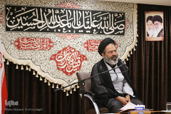 حجت‌الاسلام والمسلمین سید عبدالفتاح نواب، نماینده ولی فقیه در امور حج و زیارت در ⁨رونمایی از پوستر و لوگوی شعار اربعین 1398⁩