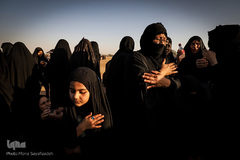 مراسم نمادین خاکسپاری شهدای کربلا در حمیدیه