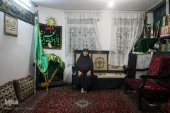 جیران شهبازی ۵۴ سال است که در خانه خود مراسم عزاداری امام حسین(ع) برگزار می‌کند. در خانه وی به صورت هفتگی کلاس قرآن هم برگزار می‌شود.