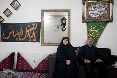 ولی الله فرهادی و همسرش فرخنده نجفی ۳۸ سال است که مراسم عزاداری امام حسین(ع) را در خانه خود برگزار می‌کنند. 