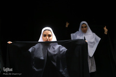 نمایش عاشورایی "پشت دیوار عمارت"