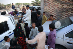 توزیع 5000هزار غذای نذری هم نمک در اربعین منطقه محروم جازموریان