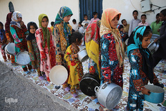 توزیع 5000هزار غذای نذری هم نمک در اربعین منطقه محروم جازموریان