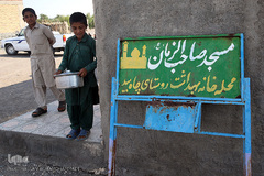 توزیع 5000هزار غذای نذری هم نمک در اربعین منطقه محروم جازموریان