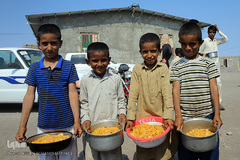 توزیع 5000هزار غذای نذری هم نمک در اربعین منطقه محروم جازموریان