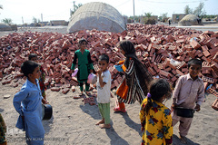 توزیع 5000هزار غذای نذری هم نمک در اربعین منطقه محروم جازموریان