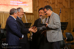 تقدیر از علیرضا رئیسیان، کارگردان و فیلم‌نامه نویس در مراسم اختتامیه آیین ملی «چله عشق»