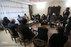 حضور جمعی از جامعه قرآنی در منزل شهریار پرهیزکار، حافظ بین‌المللی و پیشکسوت قرآنی