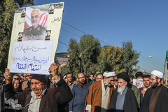 راهپيمايي سوگواران سردار دل‌ها در شيراز