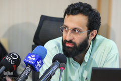 هانی ایرانمنش، مسئول عملیاتی گام دوم قرارگاه بقیه‌الله در نشست تخصصی بررسی وجوه و مفاهیم نوآورانه بیانیه گام دوم