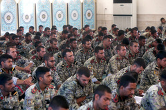 محفل انس با قرآن کاروان قرآنی انقلاب در جمع کارکنان منطقه دوم نیروی دریایی ارتش