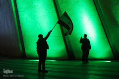 نور افشانی میدان آزادی به مناسبت سالروز پیروزی انقلاب اسلامی