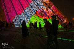 نور افشانی میدان آزادی به مناسبت سالروز پیروزی انقلاب اسلامی