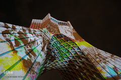 نور افشانی میدان آزادی به مناسبت سالروز پیروزی انقلاب اسلامی