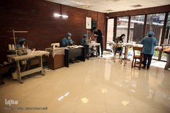 کارگاه خیریه تولید ماسک در تماشخانه «سرو»