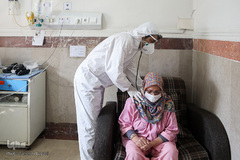 تحویل سال نو در بخشهای ویژه کرونای بیمارستان هاجر