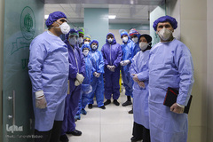 تحویل سال نو در بخشهای ویژه کرونای بیمارستان هاجر