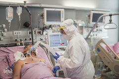 پرستاران در خط مقدم مقابله و مهار ویروس کرونا