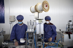 افتتاح خط تولید بزرگترین کارخانه تولید ماسک جنوب غرب آسیا در شهرک صنعتی اشتهارد