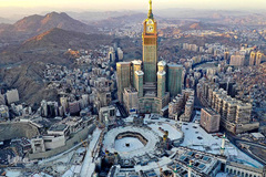 اقامه نماز در کنار کعبه با حفظ فاصله اجتماعی