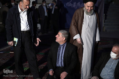 اقامه نماز جماعت شرکت کنندگان در پایان مراسم هفدهمین سالروز تأسیس خبرگزاری بین المللی قرآن (ایکنا)