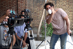 بازدید شیخ اکبری، مدیر شبکه قرآن و معارف سیما از پشت صحنه مجموعه تلویزیونی «یکی بود، یکی نبود»